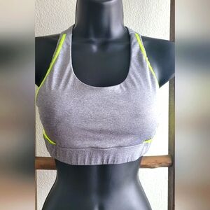 R8 sports bra